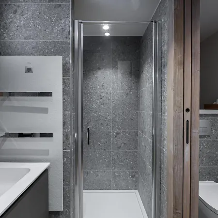 à Rochebrune Avec Jardin Pour 6 Personnes – Accès Piscine, Salle De Sport, Sauna - Fr-1-569-24 Megève